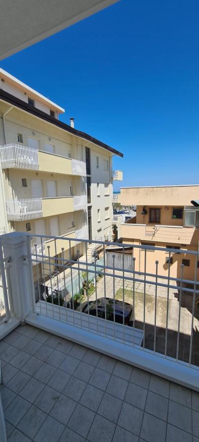 Rubino Apartments a 100metri dal mare Riccione Esterno foto